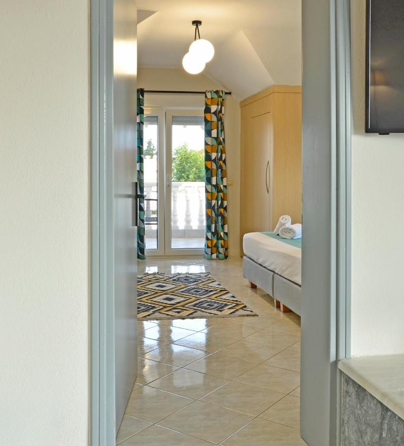 Joya Ofrynio Stylish Suites Ofrínion Quarto foto